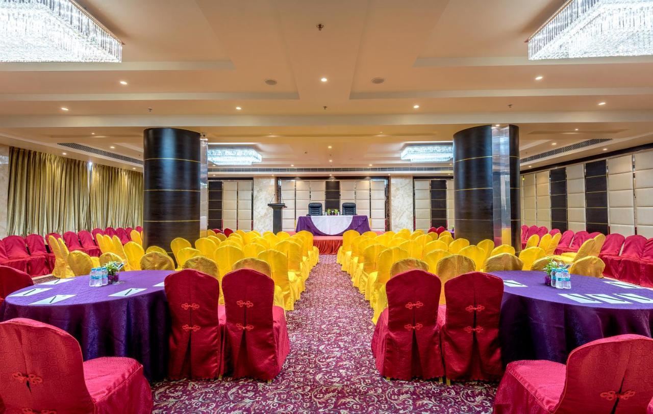 Clarion Inn Jaipur Kukas Luaran gambar